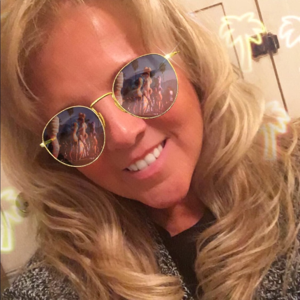 Meet your Posher, Lisa